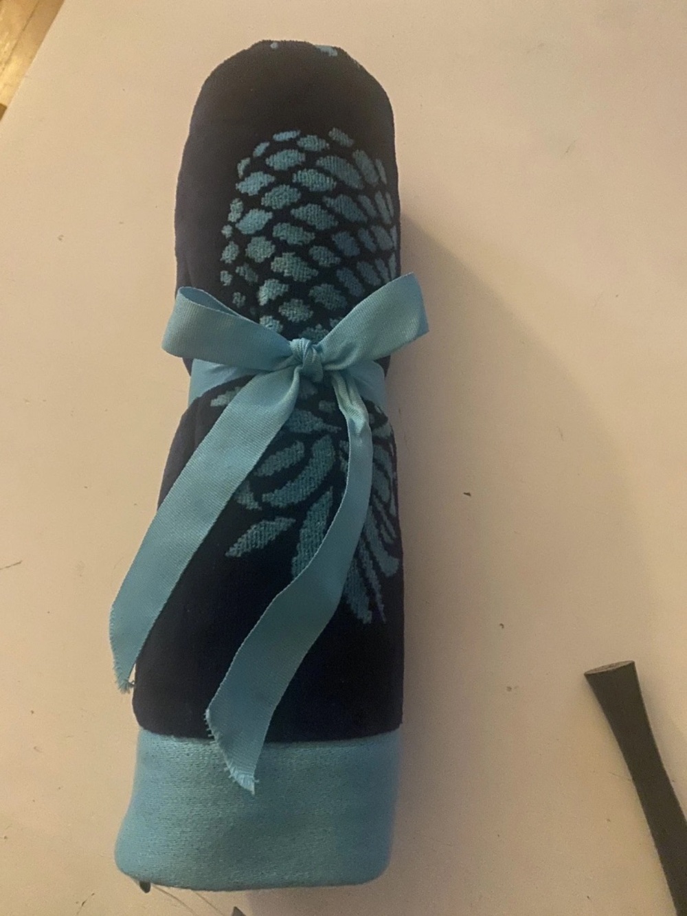 Talbots - NWTLight & Dark Blue Pineapple Print 95% Cotton Beach Towel, 29" x 55" - Picture 1 of 6